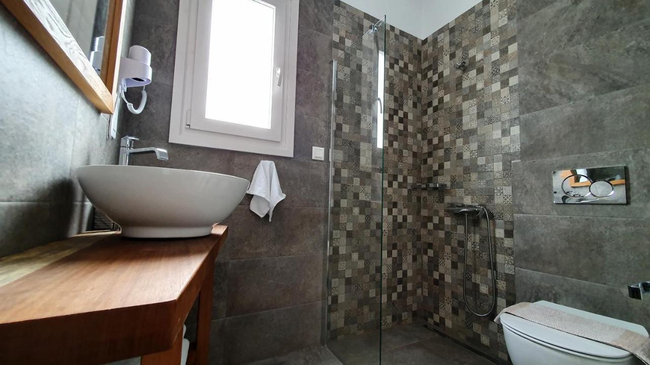 Sarakiniko Rooms Adamantas  Exterior foto