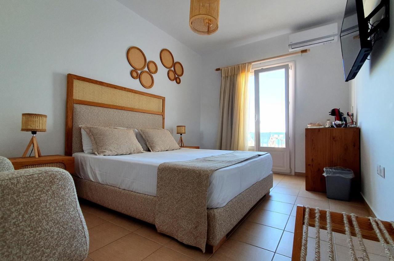 Sarakiniko Rooms Adamantas  Exterior foto